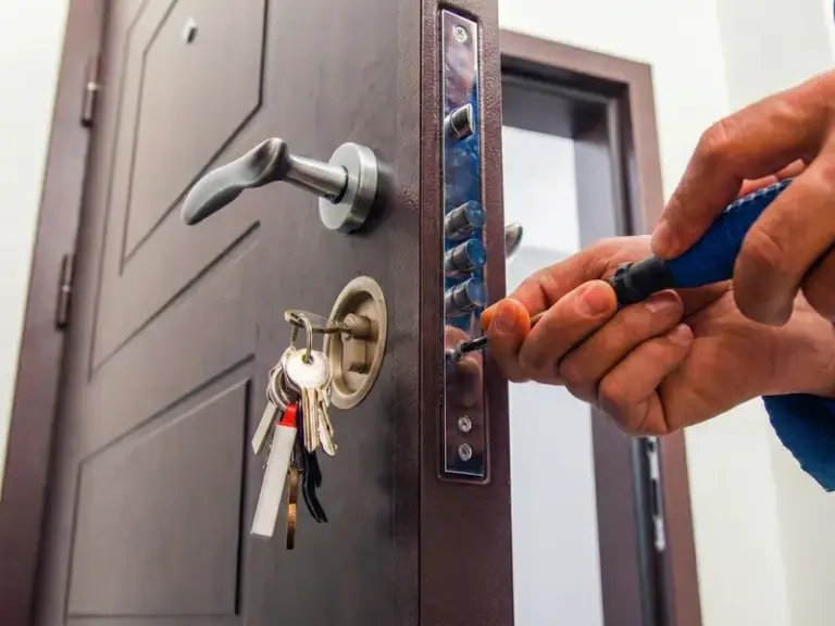 Porta blindada em Guarujá – instalação e manutenção